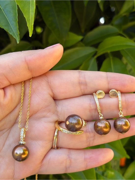 Hand Crafted Jewelry - Nail Design Freshwater Pearl Set - in Brown/Necklace, Ring&Earrings- Gold plated